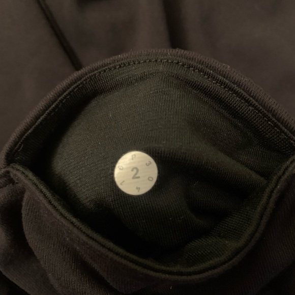 Lululemon Black Cropped Leggings with beautiful sheer detail Size 2 - Picture 4 of 4